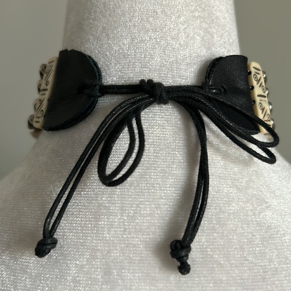 Native American Style Unisex Four Row Bone Hairpipe Bead Tie Choker Necklace - Picture 4 of 6